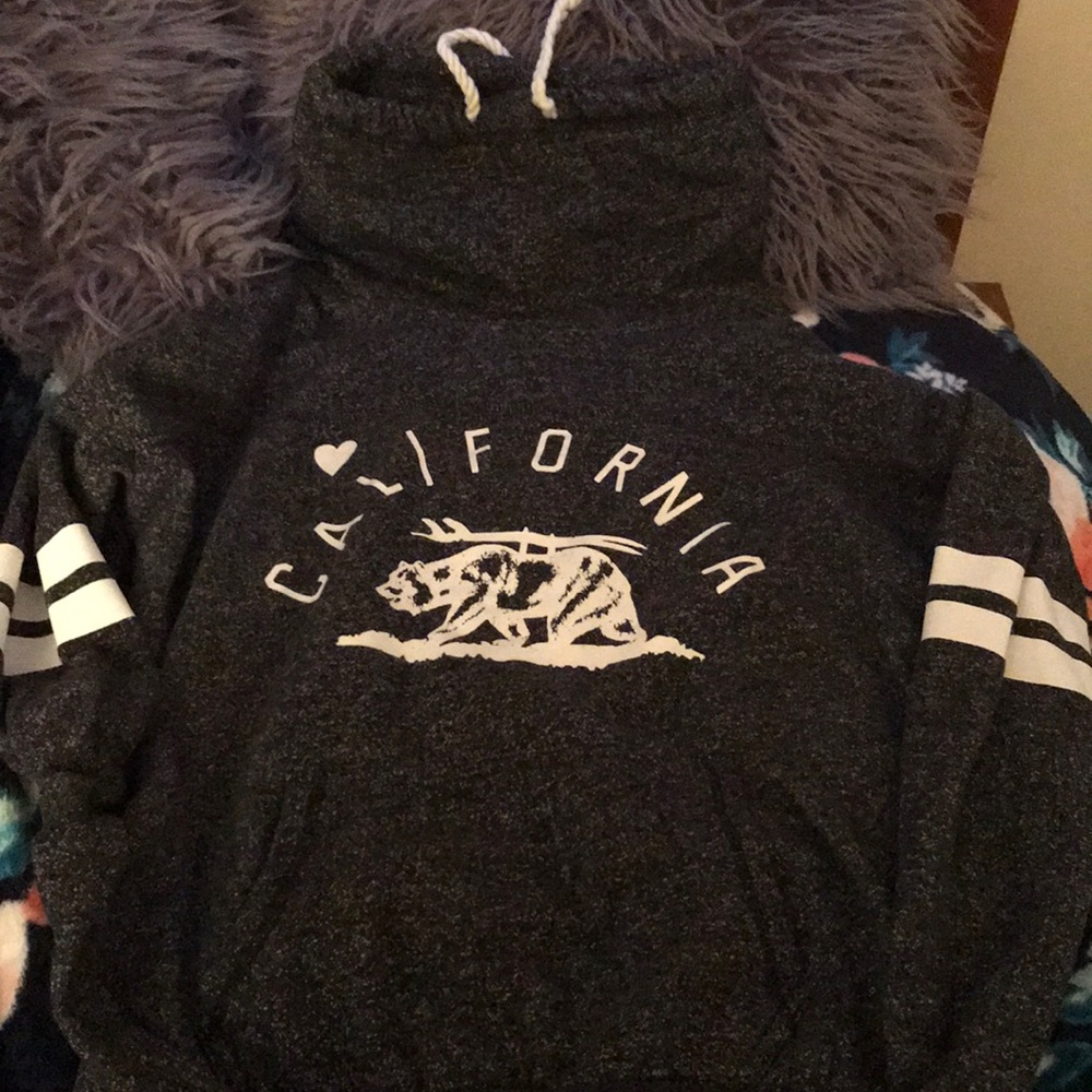 California sweater with a bunch neck